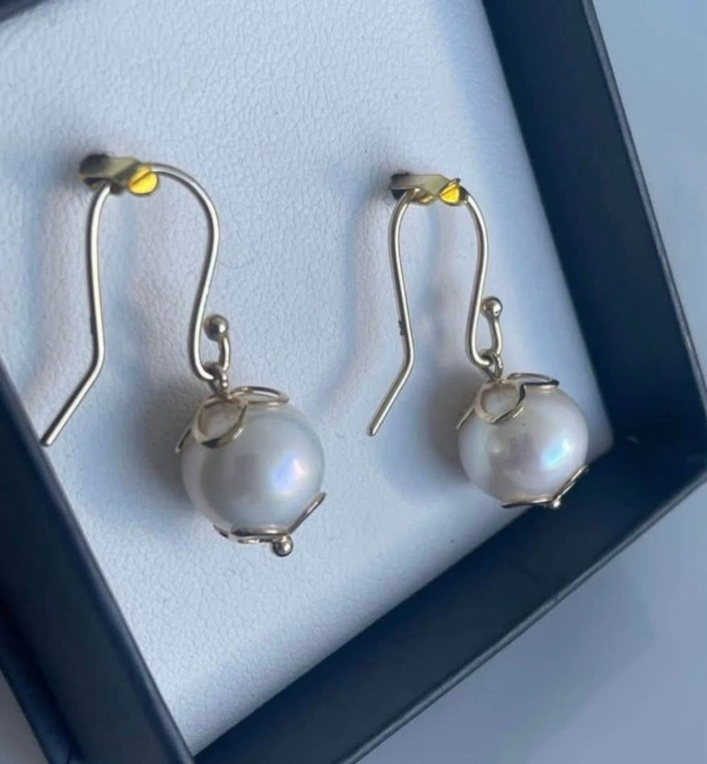 SE custom 9ct yellow gold round pearl drop earrings with flower detailing