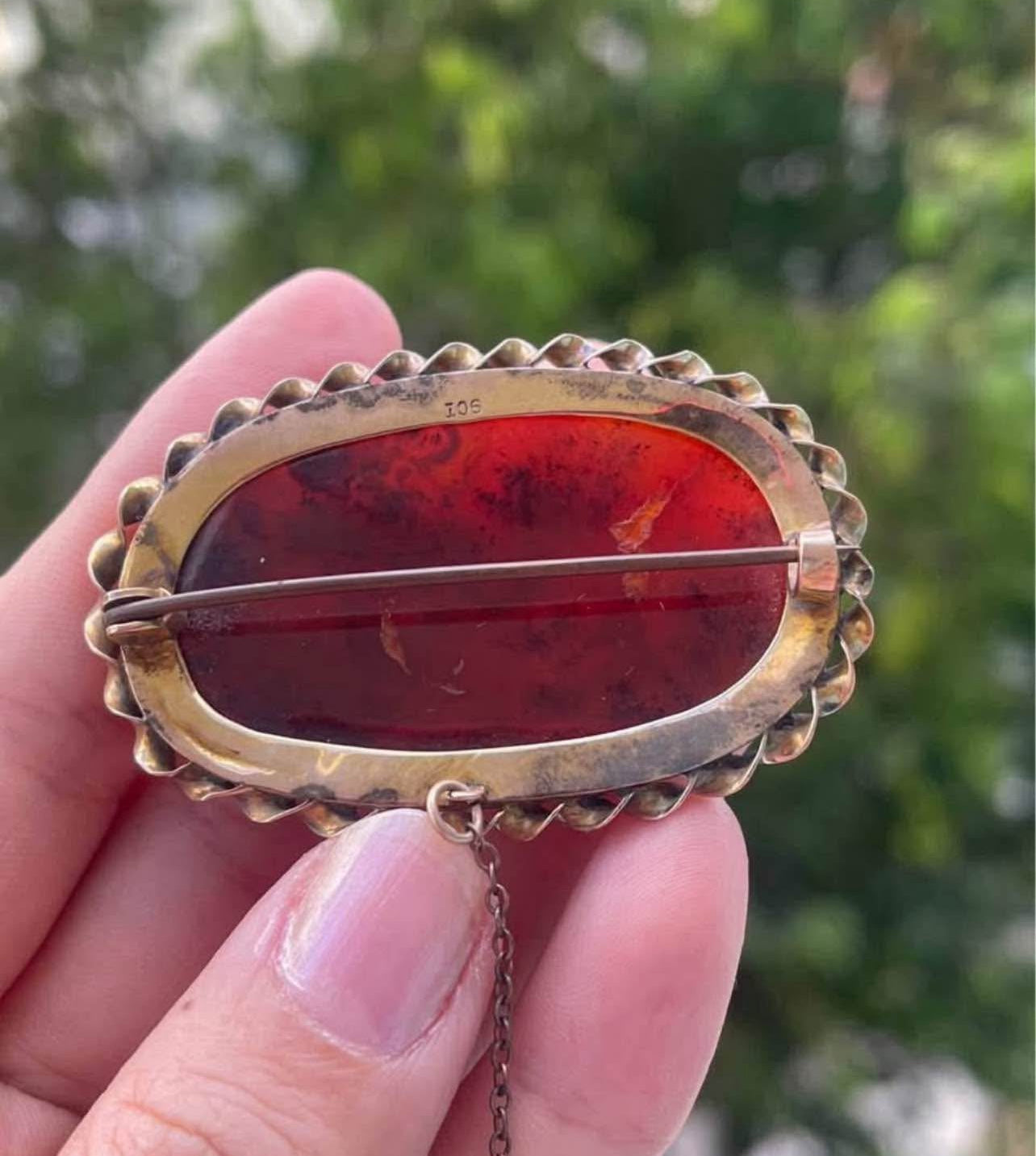Antique 9ct yellow gold large natural amber brooch