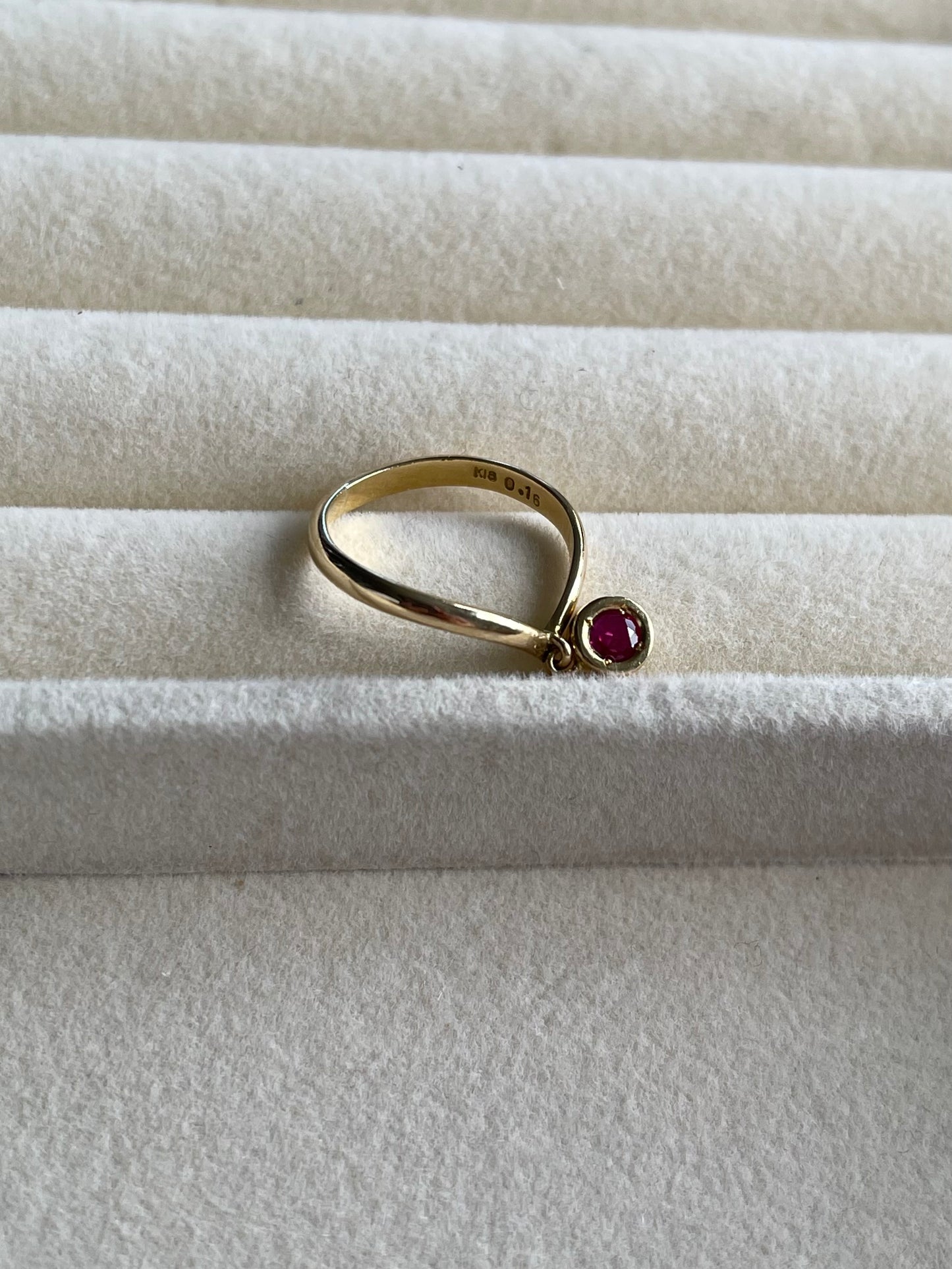 0.16ct Ruby Drop Chevron Band V Ring In 18ct Yellow Gold