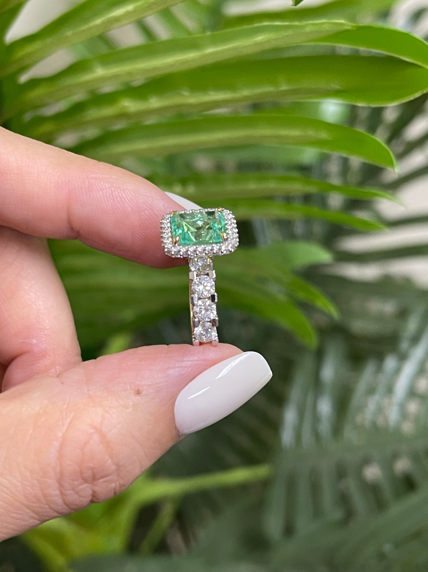 1.91ct Colombian Emerald & 1.8ct Diamond Ring In 14ct Yellow Gold