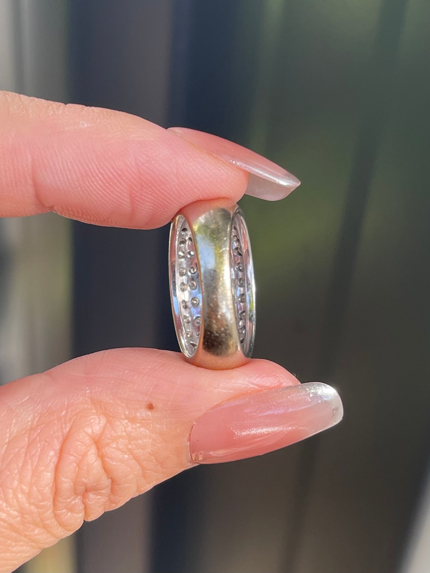 Vintage Natural Diamond Concave Pavé Band Ring In Heavy Solid 18ct White Gold