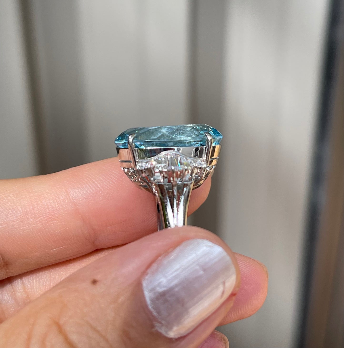 12.16ct Aquamarine 0.7ct diamond Ring In 900 Platinum