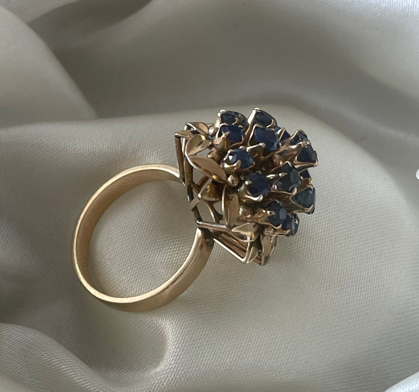 Vintage 10ct Yellow Gold Tripe Halo Design Natural Blue Sapphire Cluster Ring