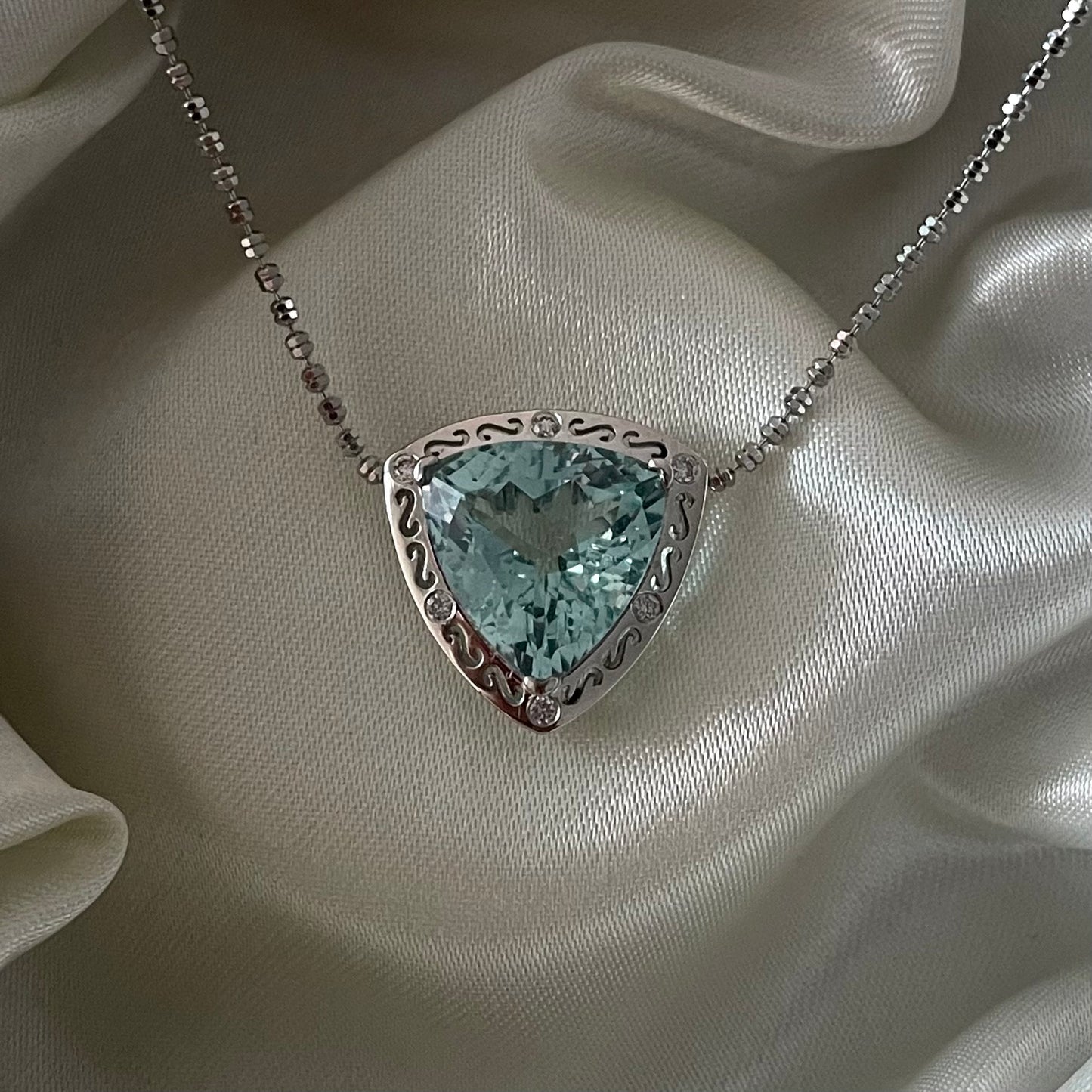 Val $8,150 5ct natural aquamarine pendant with diamonds in 950 platinum