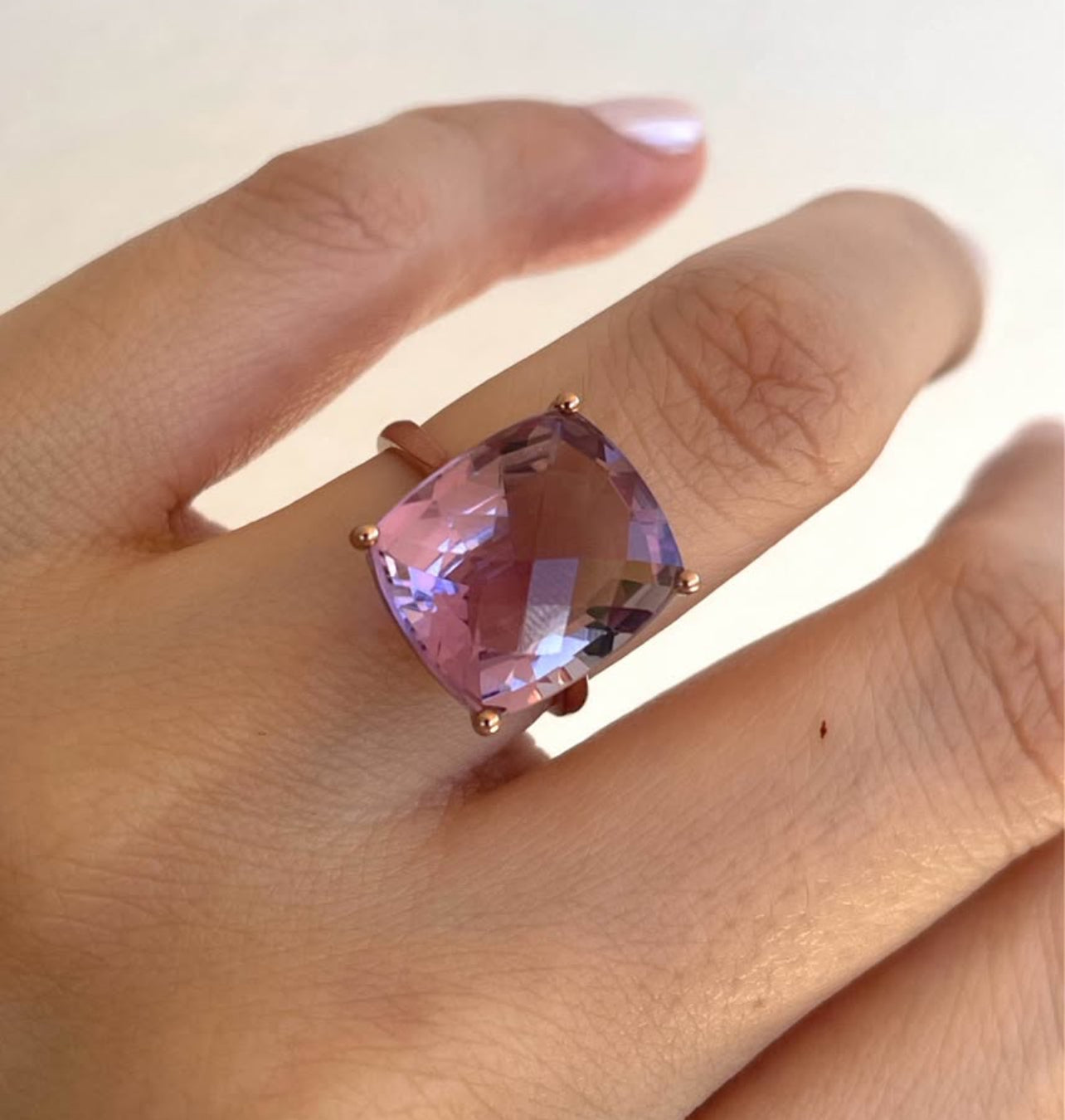 9ct rose gold 8.9ct Rose de France lavender amethyst ring
