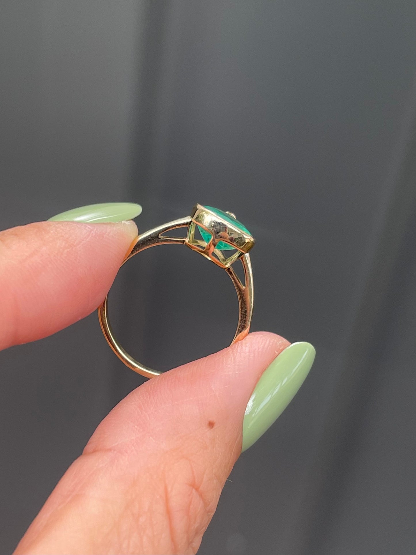 2.45ct Natural Pear Shape Emerald In 14ct Yellow Gold
