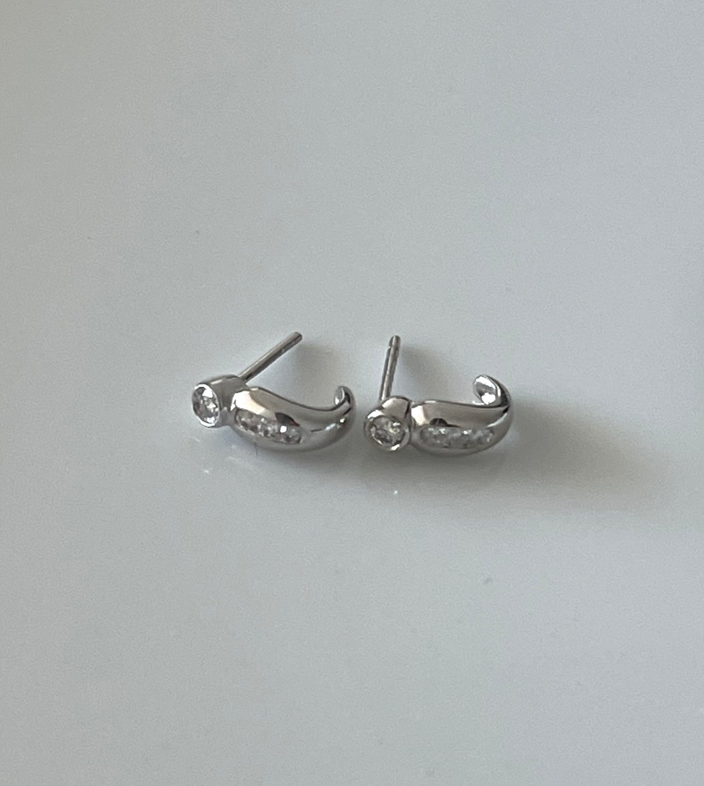 14ct & 9ct white gold diamond stud earrings