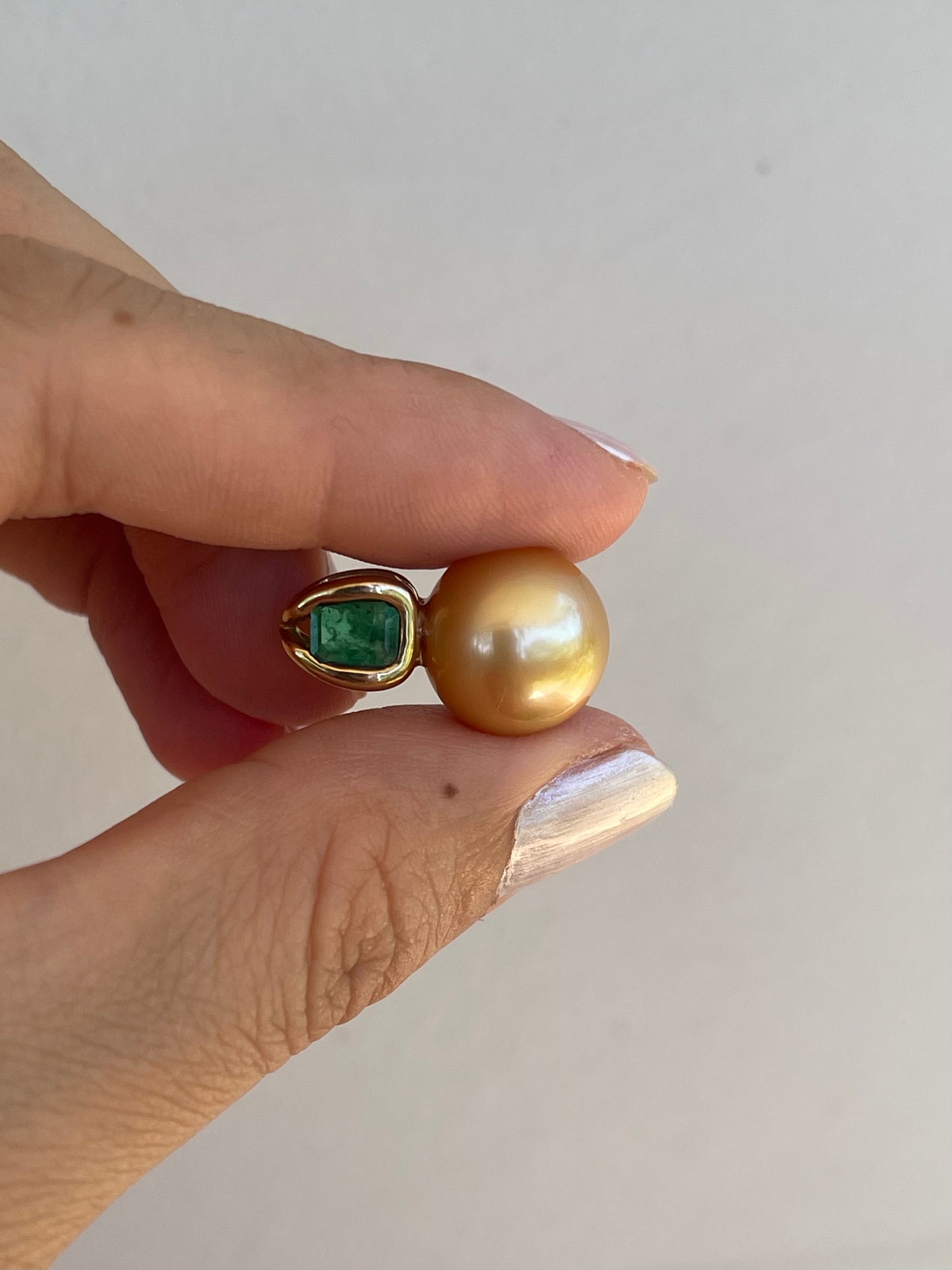 9ct yellow gold genuine golden south sea pearl pendant with natural emerald