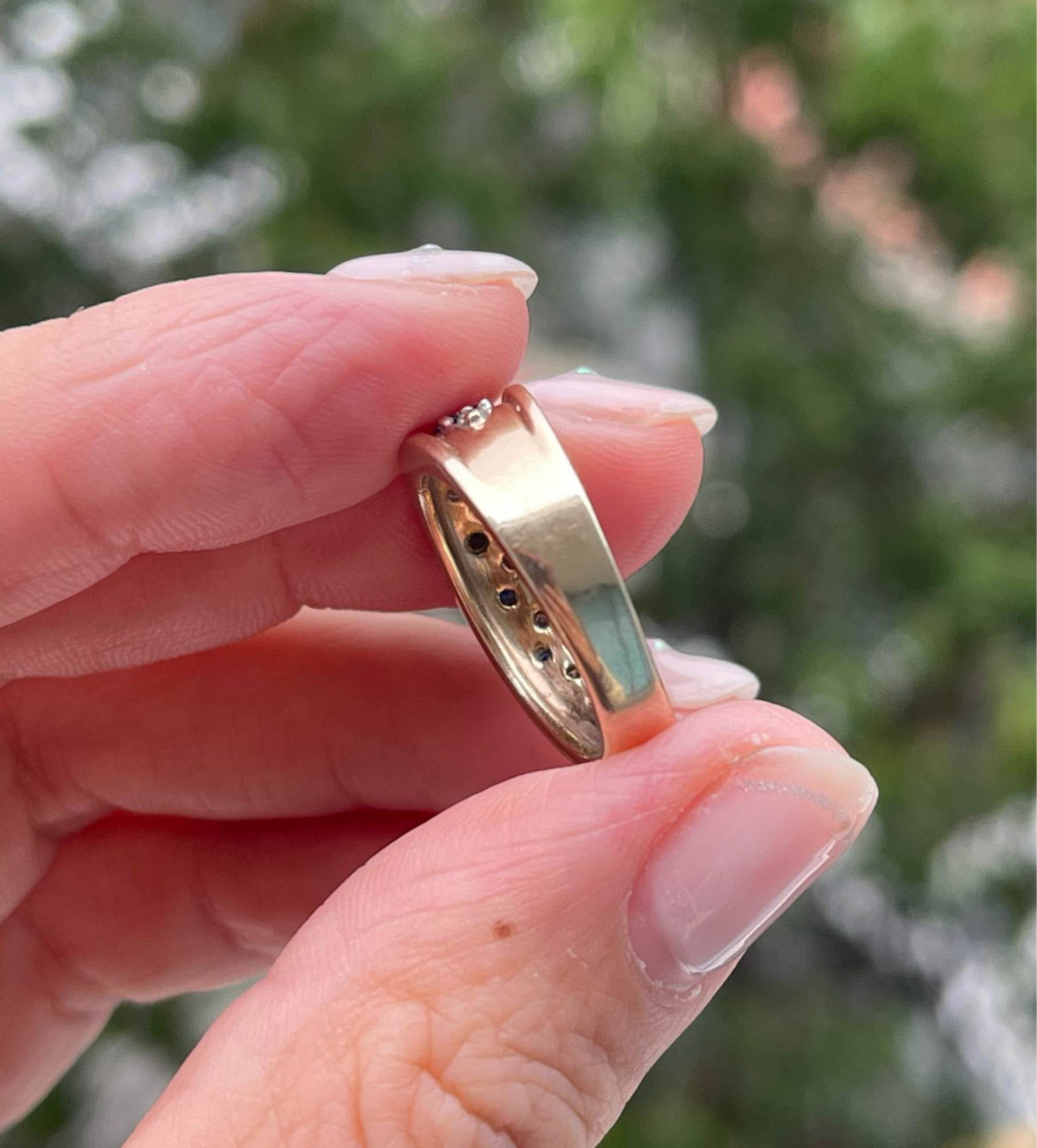 Vintage 9ct yellow & white natural diamond sapphire band ring