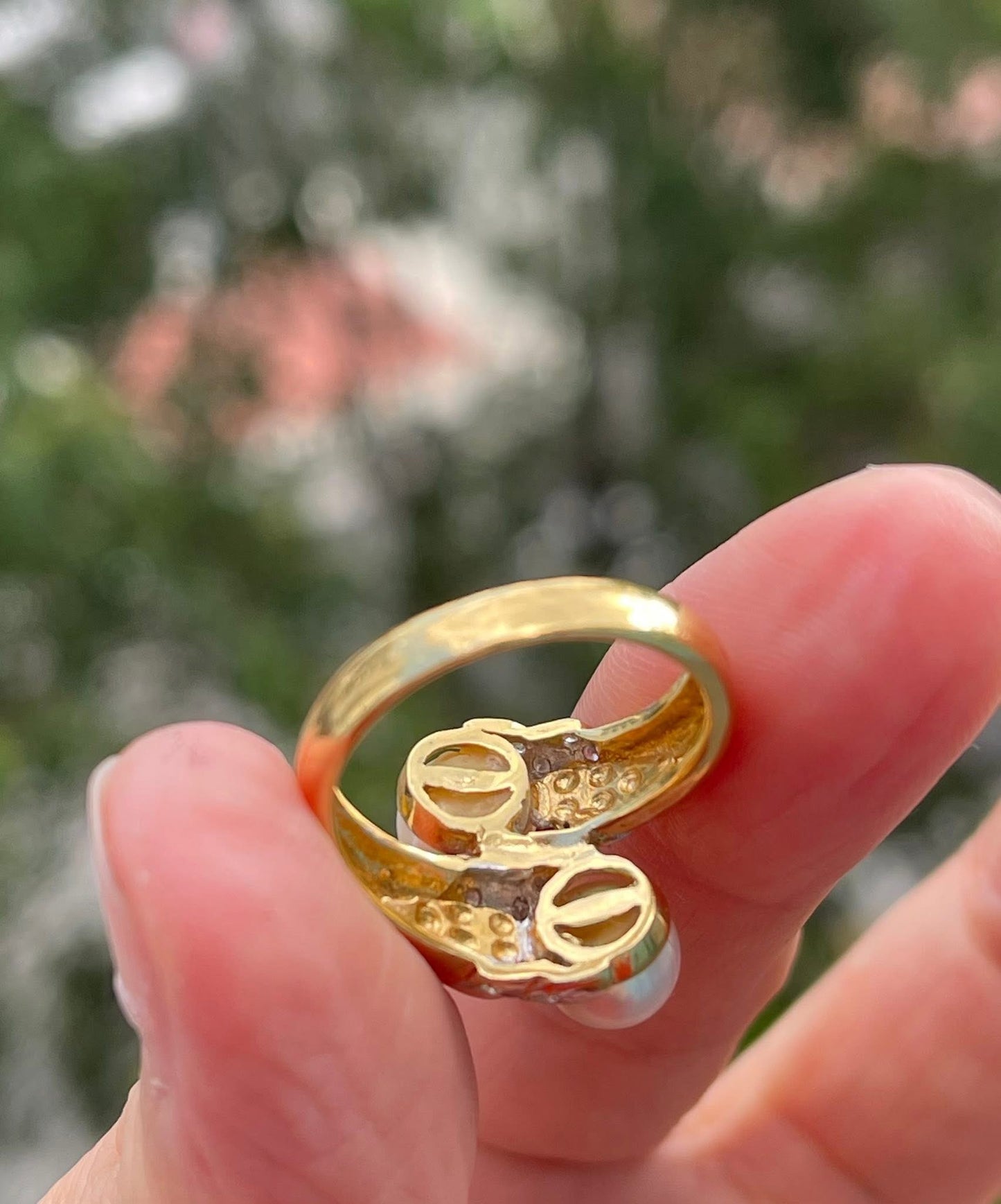 Twin flame vintage 18ct Yellow Gold Japanese Akoya Pearl, Pink Coral Shell & Diamond Ring