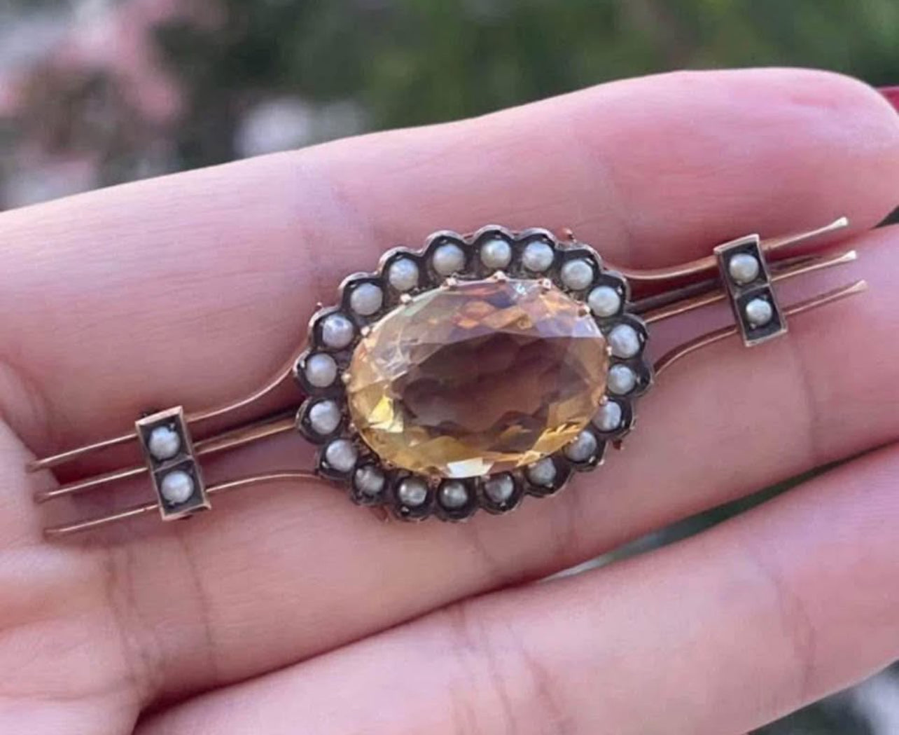 Antique Edwardian 9ct yellow gold
Natural Citrine Seed Pearl Brooch