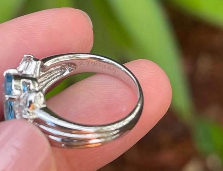 Heavy 900 platinum 2.8ct natural aquamarine diamond ring