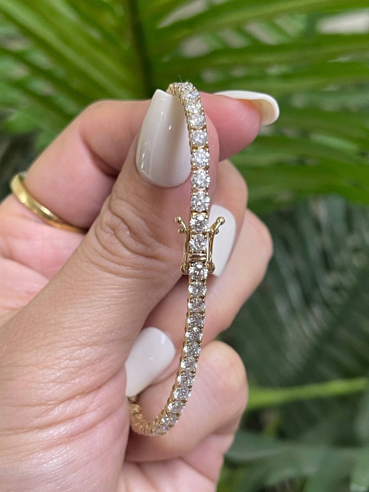 5.74ct Natural VS Diamond Tennis Bracelet In 14ct yellow gold