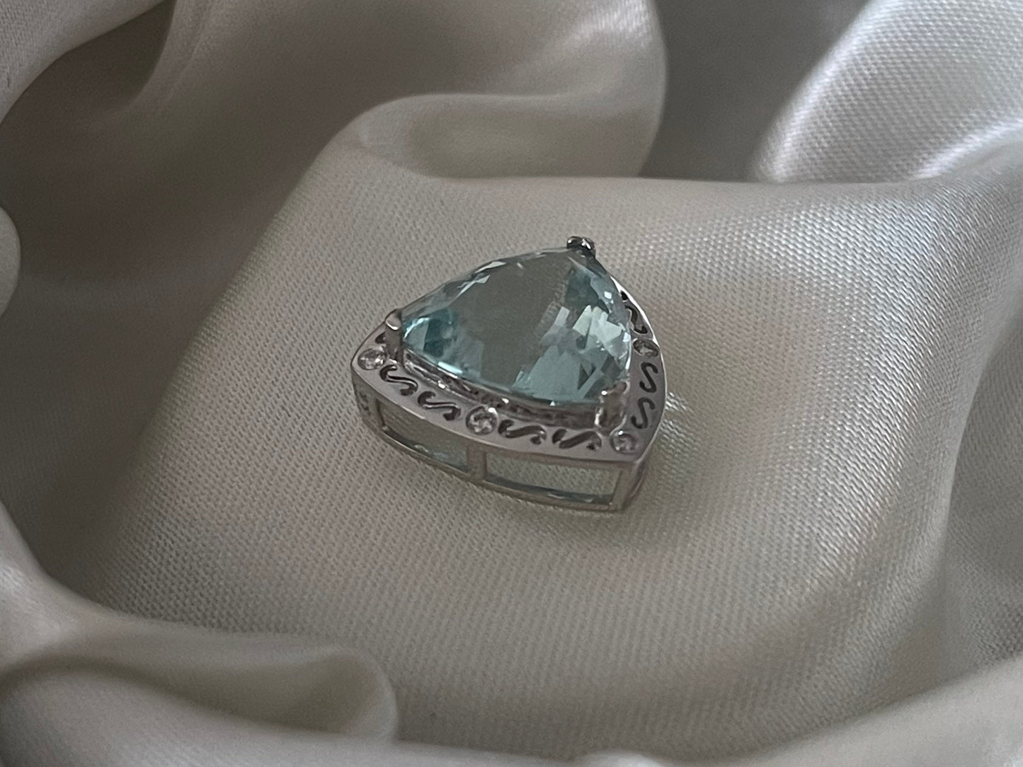 Val $8,150 5ct natural aquamarine pendant with diamonds in 950 platinum