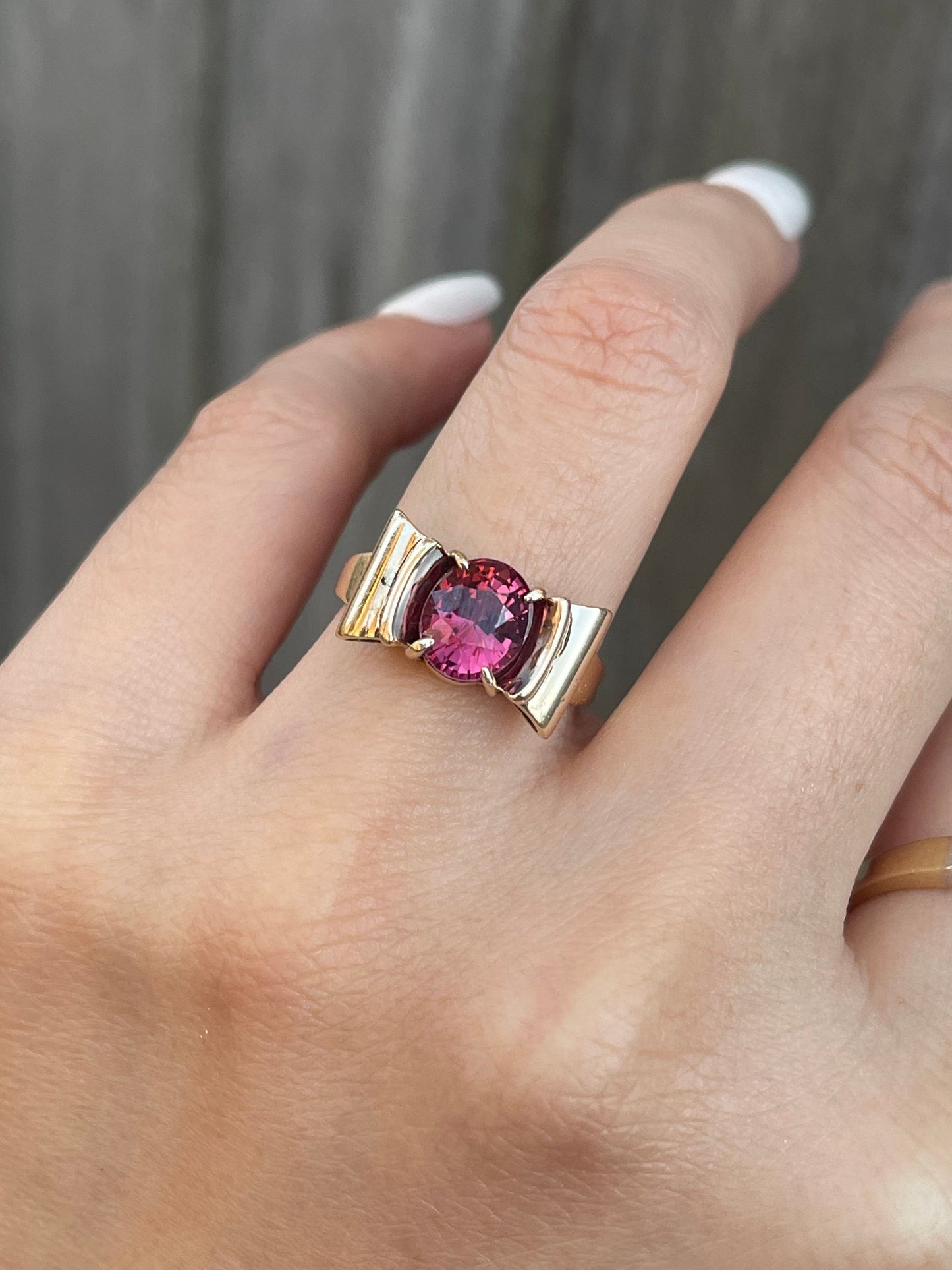 Vintage 2ct Natural Pink Garnet Bow Ring In 9ct Yellow Gold
