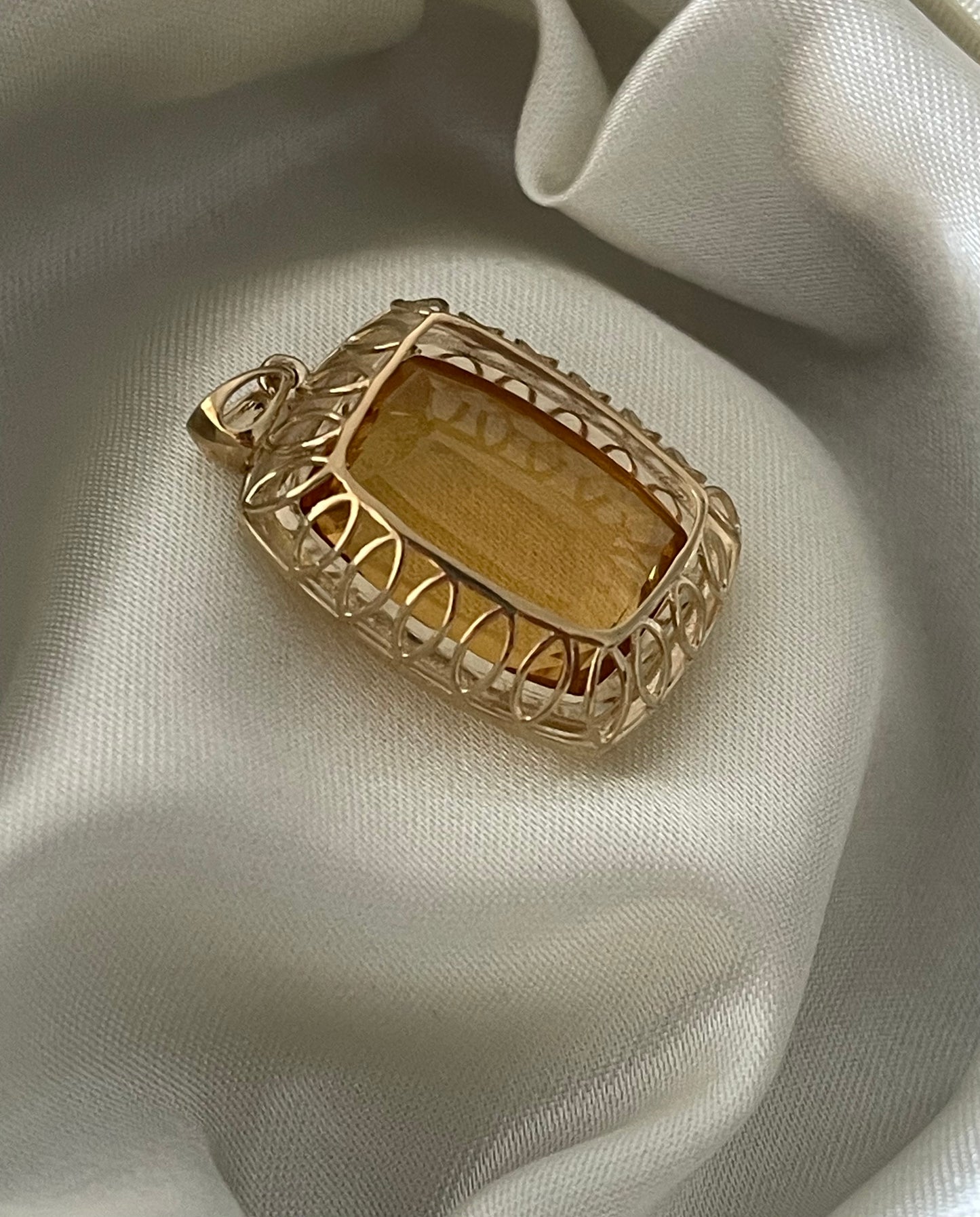 Antique style 9ct yellow gold large 15.3ct natural orange citrine pendant