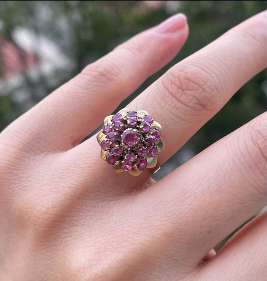 Vintage classic 14ct yellow gold natural ruby cluster Thai princess ring