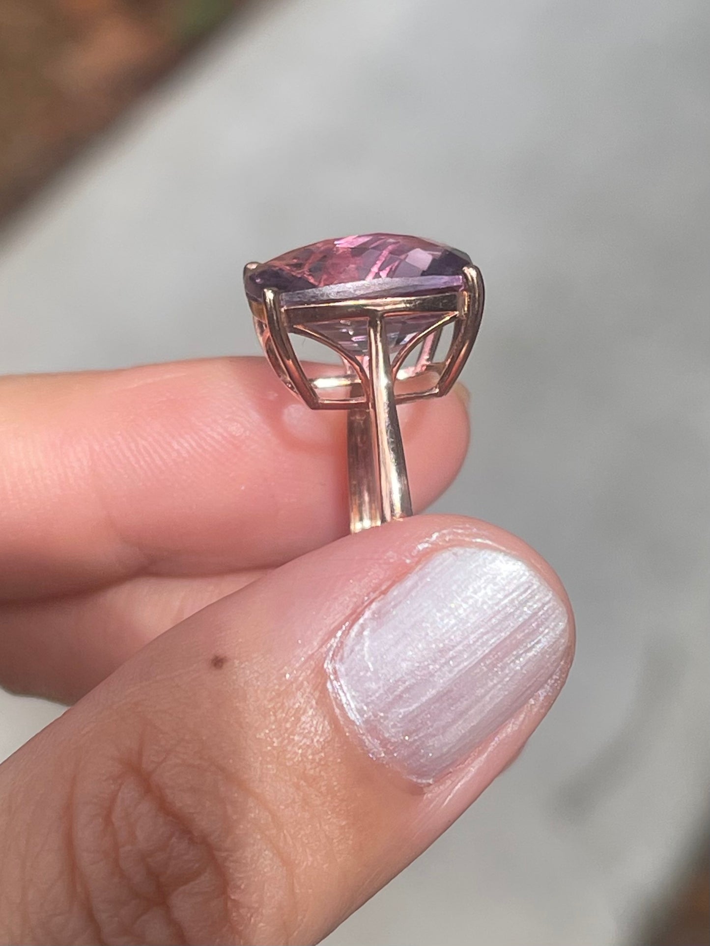 9ct rose gold 8.9ct Rose de France lavender amethyst ring