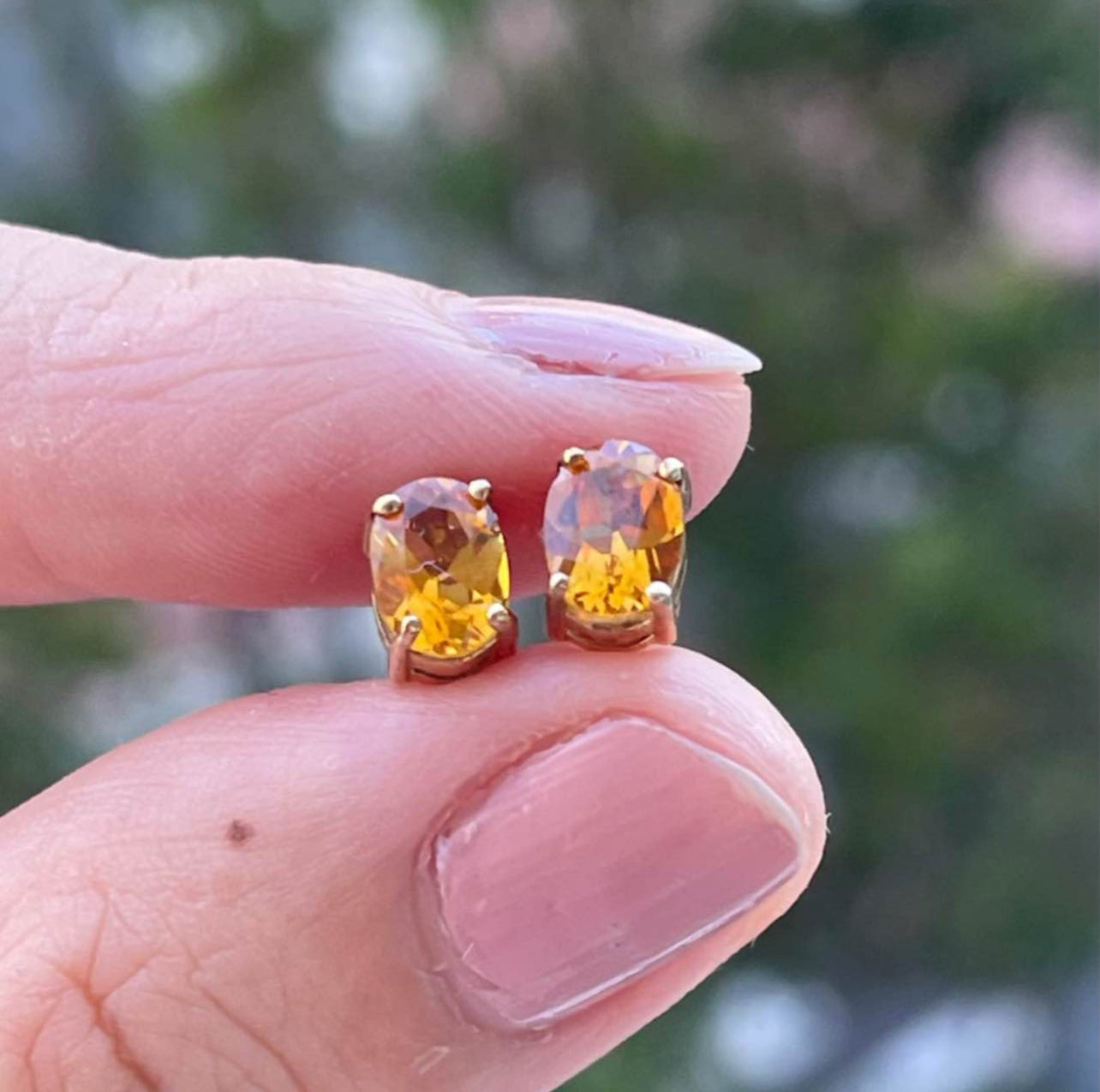 Vintage 9ct yellow gold natural citrine stud earrings