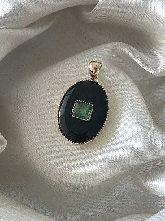 Art deco style 9ct yellow gold onyx pendant with natural emerald