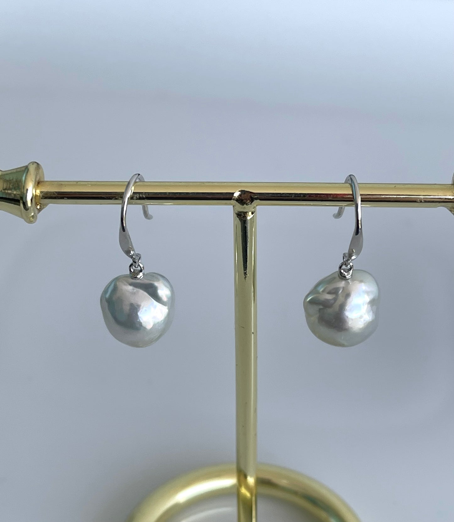 Modern 18ct white gold genuine south sea baroque pearl drop earrings
