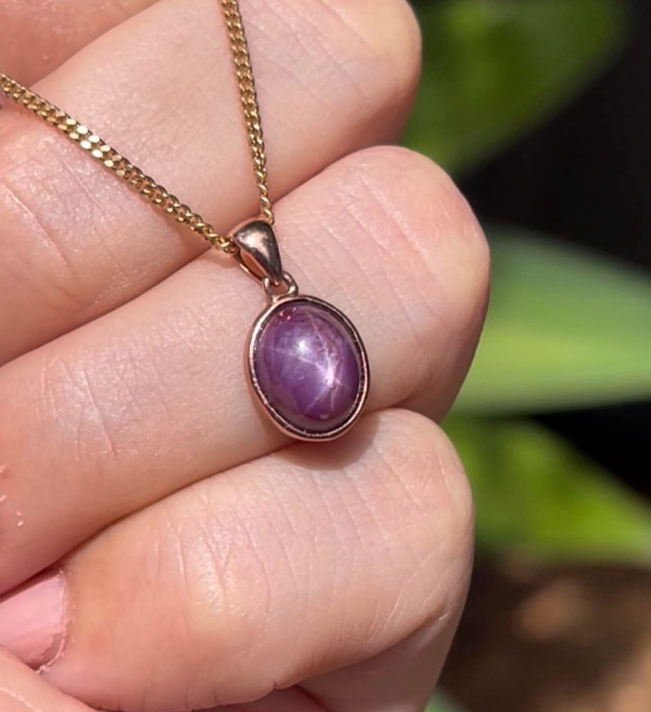 9ct rose gold 3.15ct natural star ruby pendant