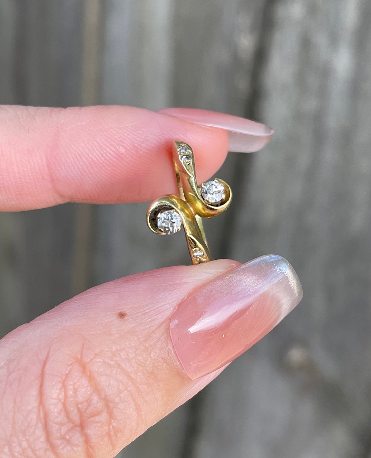 Vintage Natural Diamond Twin Flame Ring In 18ct Yellow Gold – A Beautiful Symbol of Connection