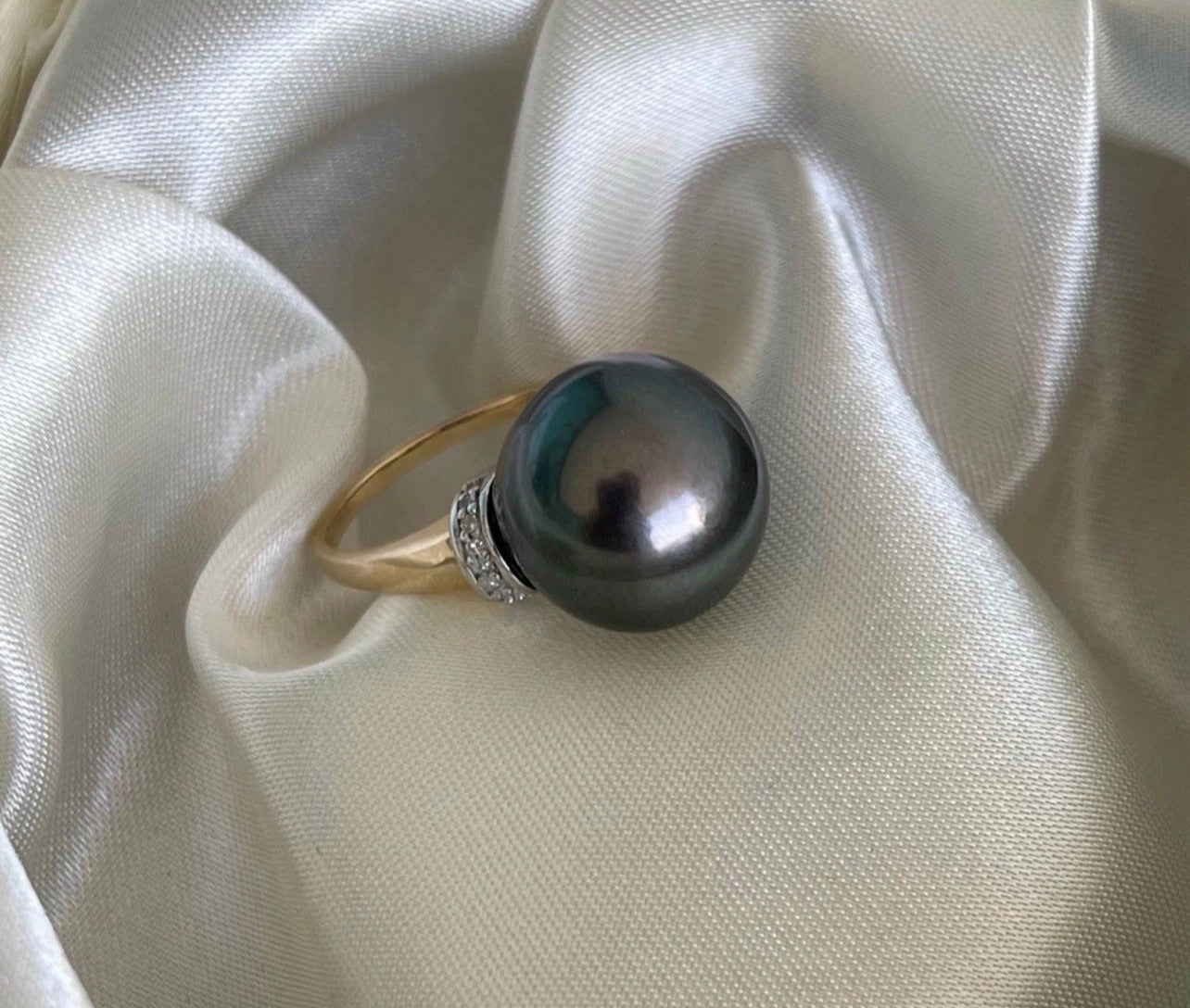 Vintage 14mm Rare Tahitian Pearl & Diamond Ring in 10ct Gold