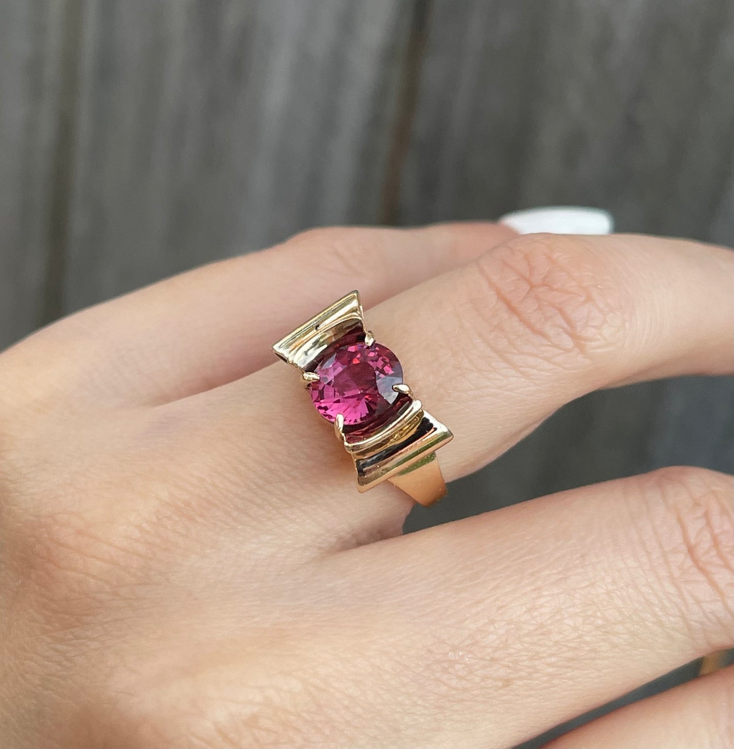 Vintage 2ct Natural Pink Garnet Bow Ring In 9ct Yellow Gold