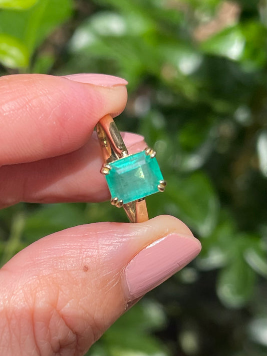 9ct yellow gold 2.35ct natural emerald ring