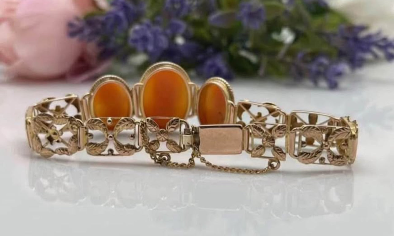 Antique / vintage 9ct gold filigree floral cameo bracelet