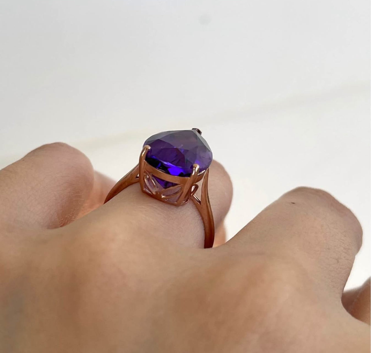 9ct rose gold pear shape 7.8ct natural deep purple amethyst ring
