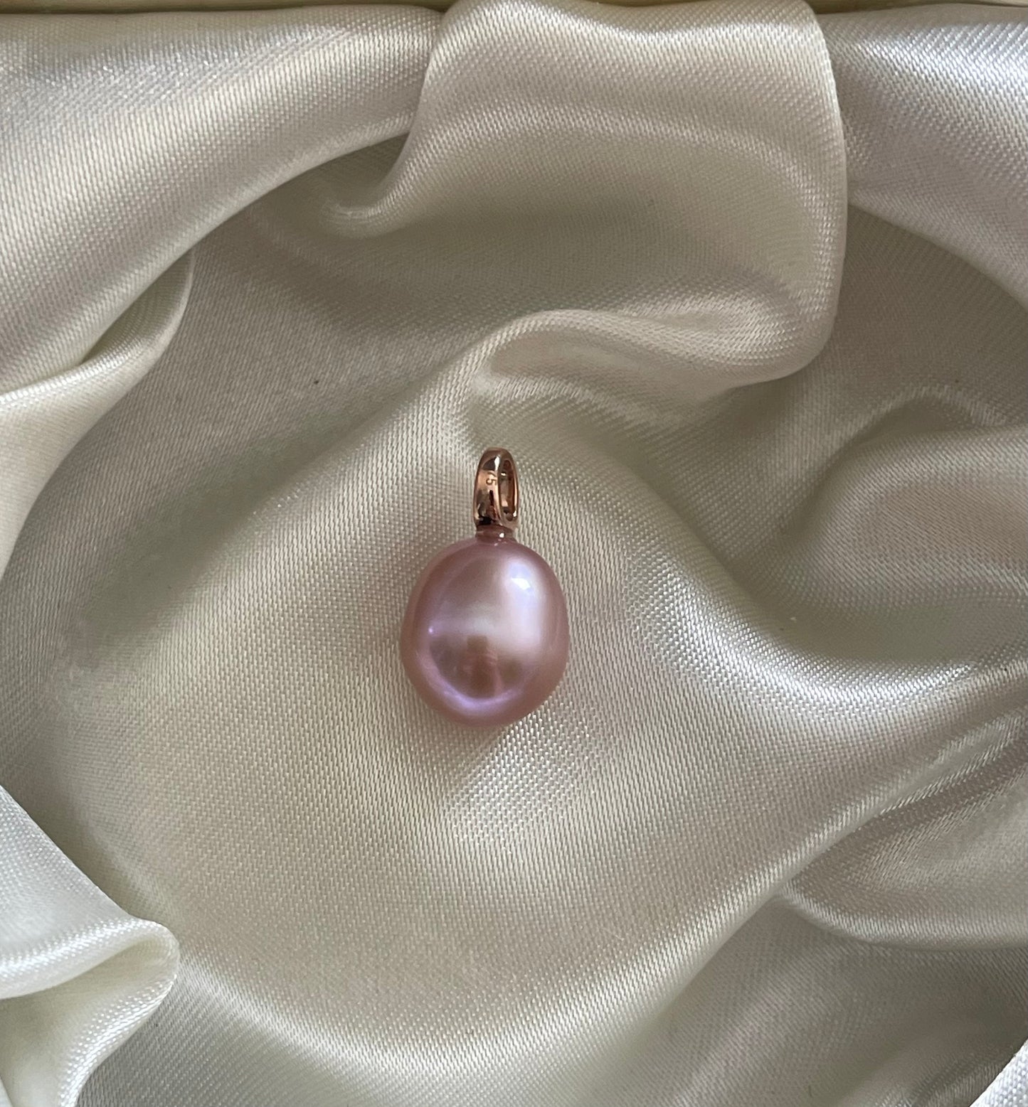 Lavender Pearl Pendant in 9ct Rose Gold