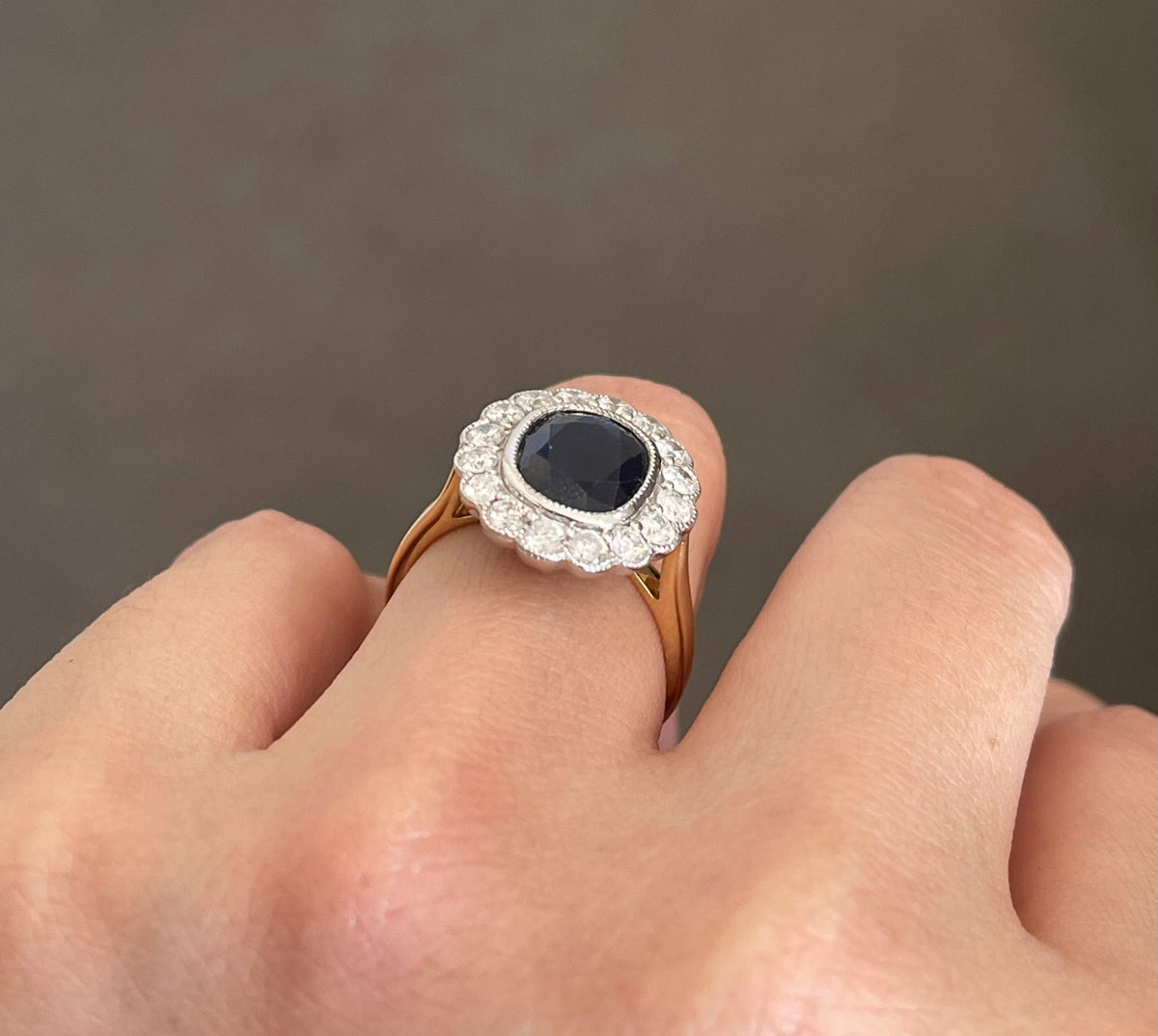 5.07ct Natural Royal Blue Sapphire & Diamond Princess Diana–Style Ring in 14ct Gold
