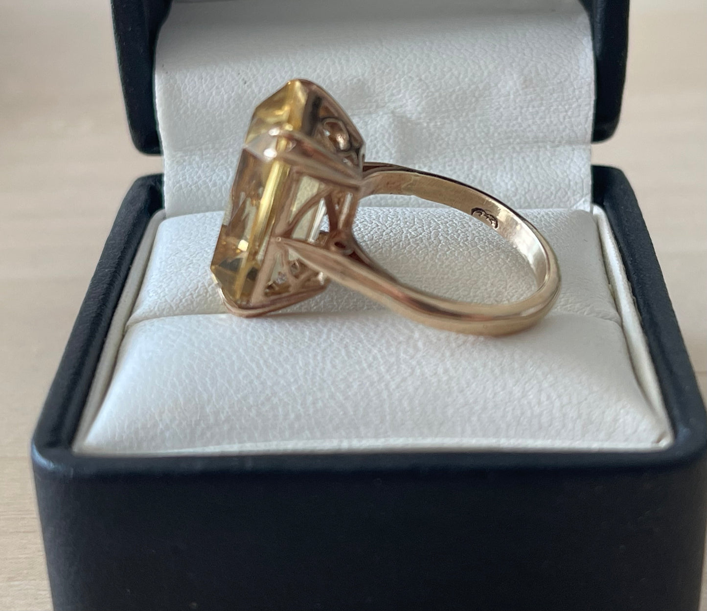 Vintage 9ct yellow gold natural citrine ring