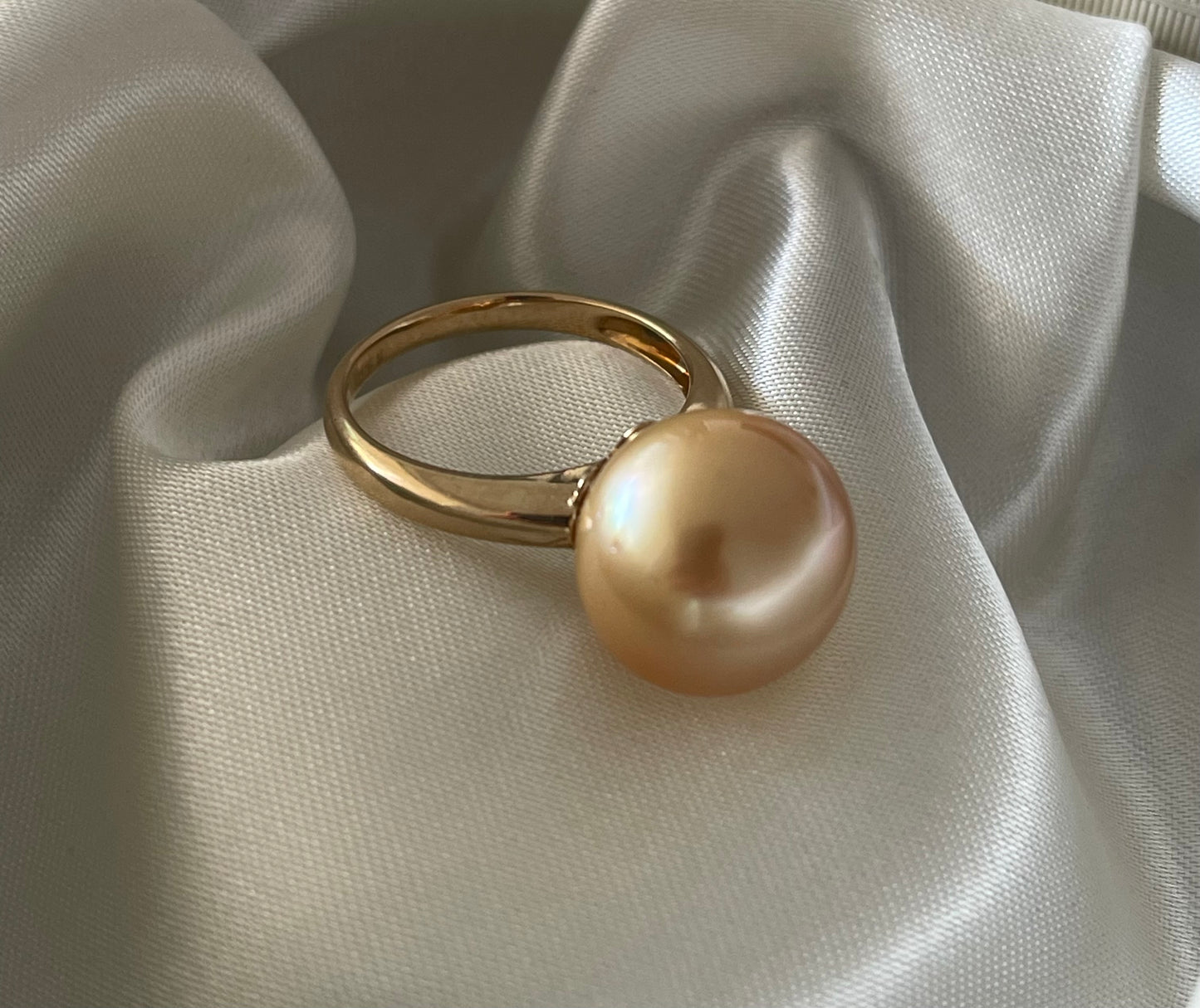 Contemporary 9ct yellow gold golden south sea pearl diamond ring