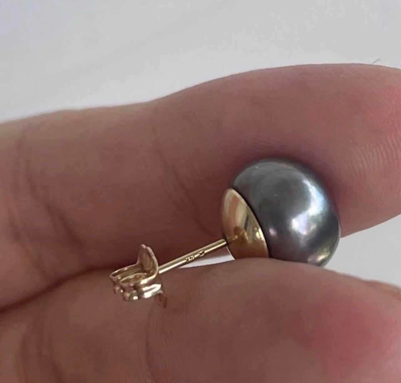 Vintage 10mm Tahitian Pearl Stud Earrings in 14ct Yellow Gold
