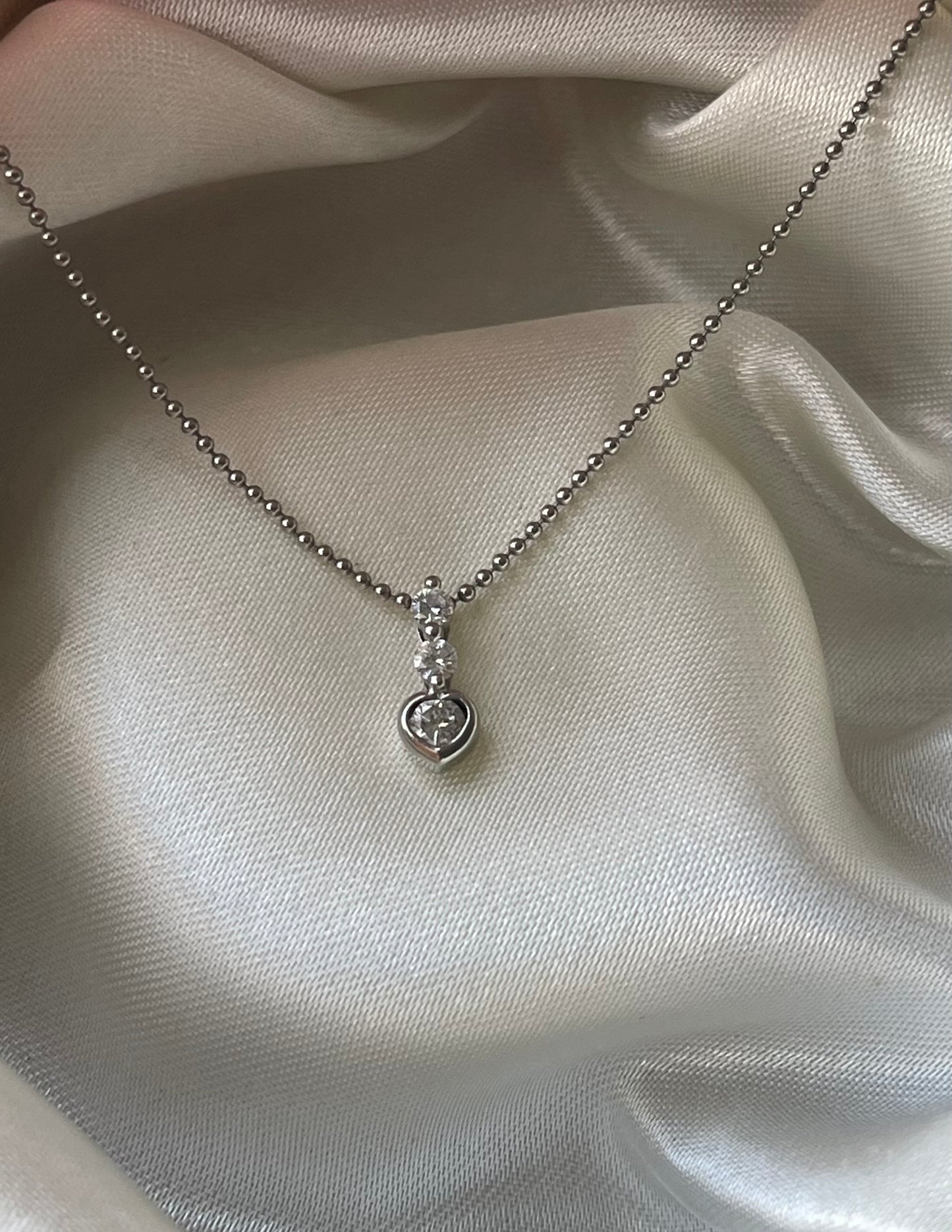 Diamond Trilogy Pendant Necklace in Platinum