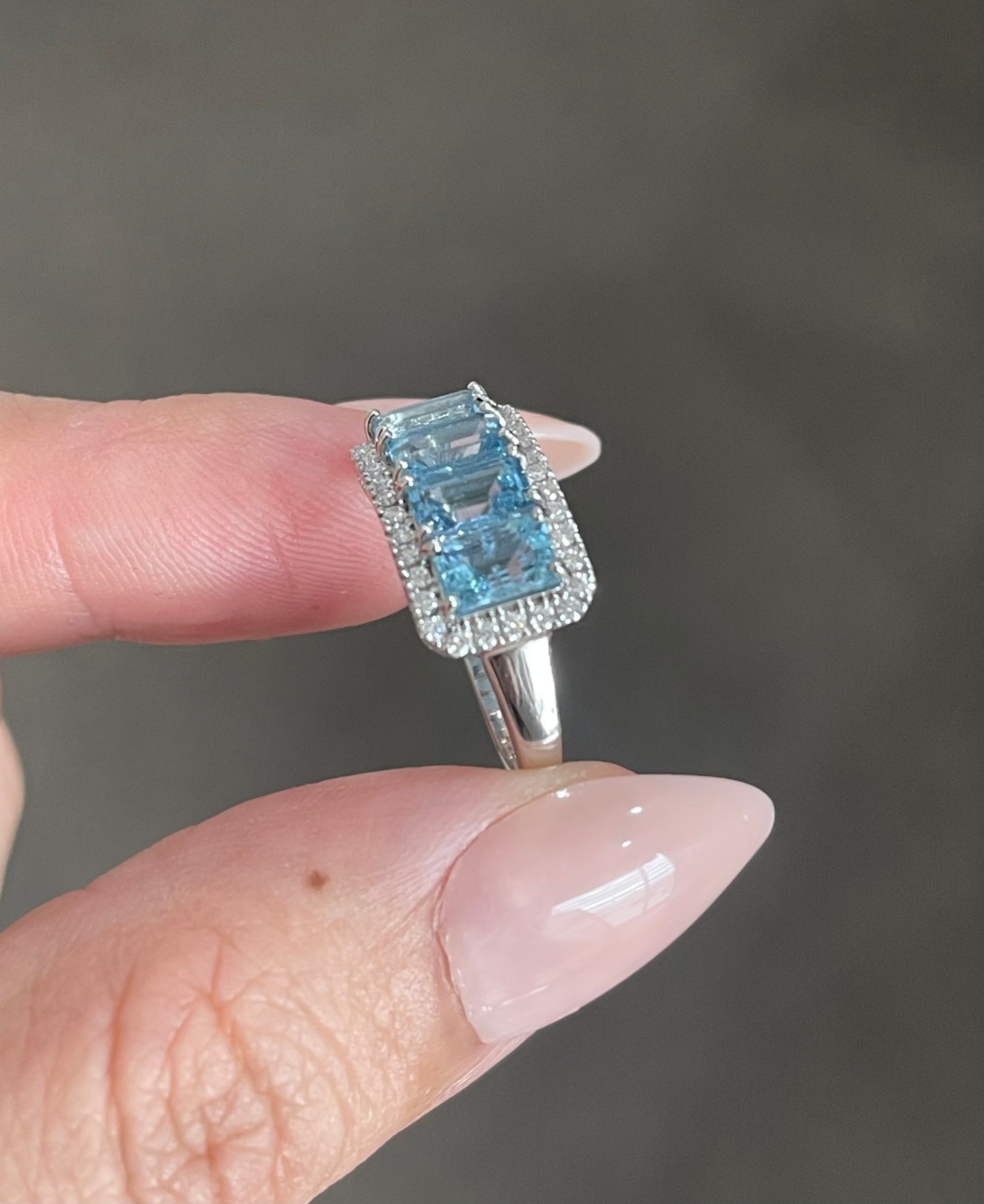 Natural Aquamarine Diamond Ring in 14ct White Gold