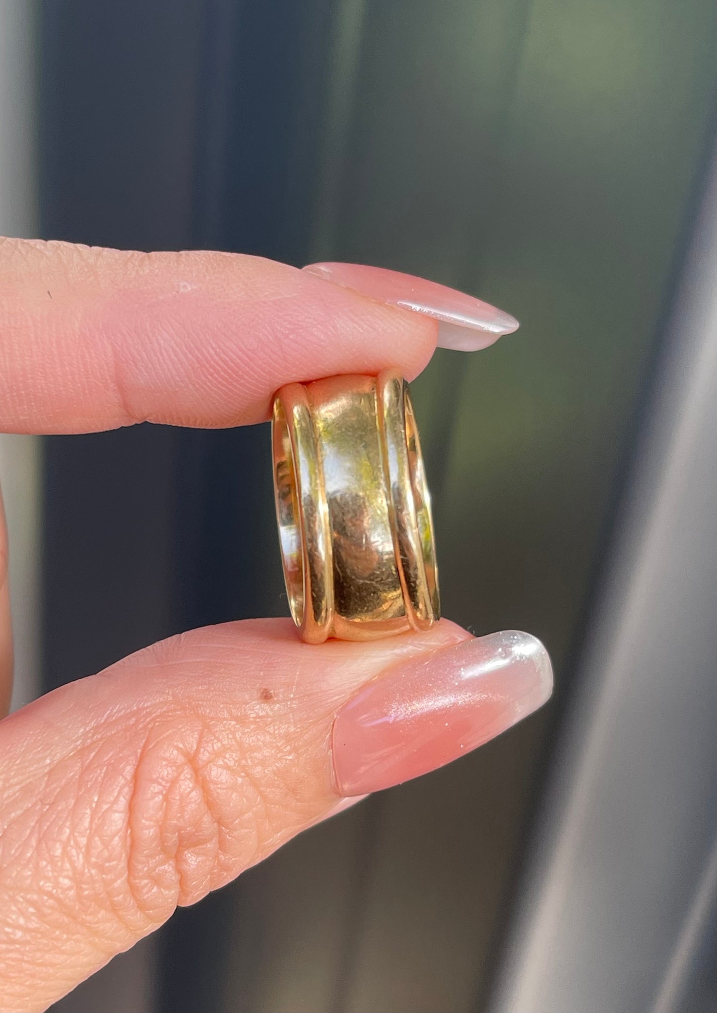 Vintage Natural Diamond Wide Tapered Band Ring in Heavy 18ct Yellow Gold