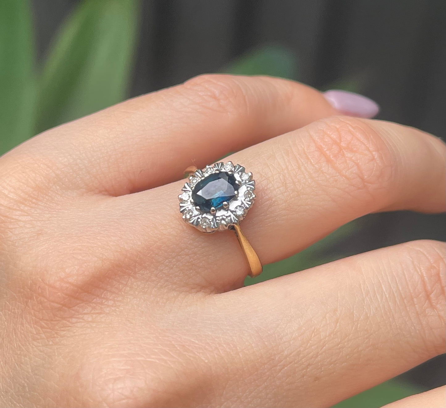 Vintage 1975 London 18CT yellow white gold natural sapphire diamond ring