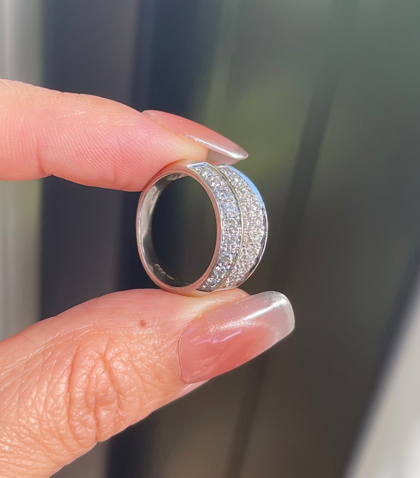 Vintage Natural Diamond Concave Pavé Band Ring In Heavy Solid 18ct White Gold