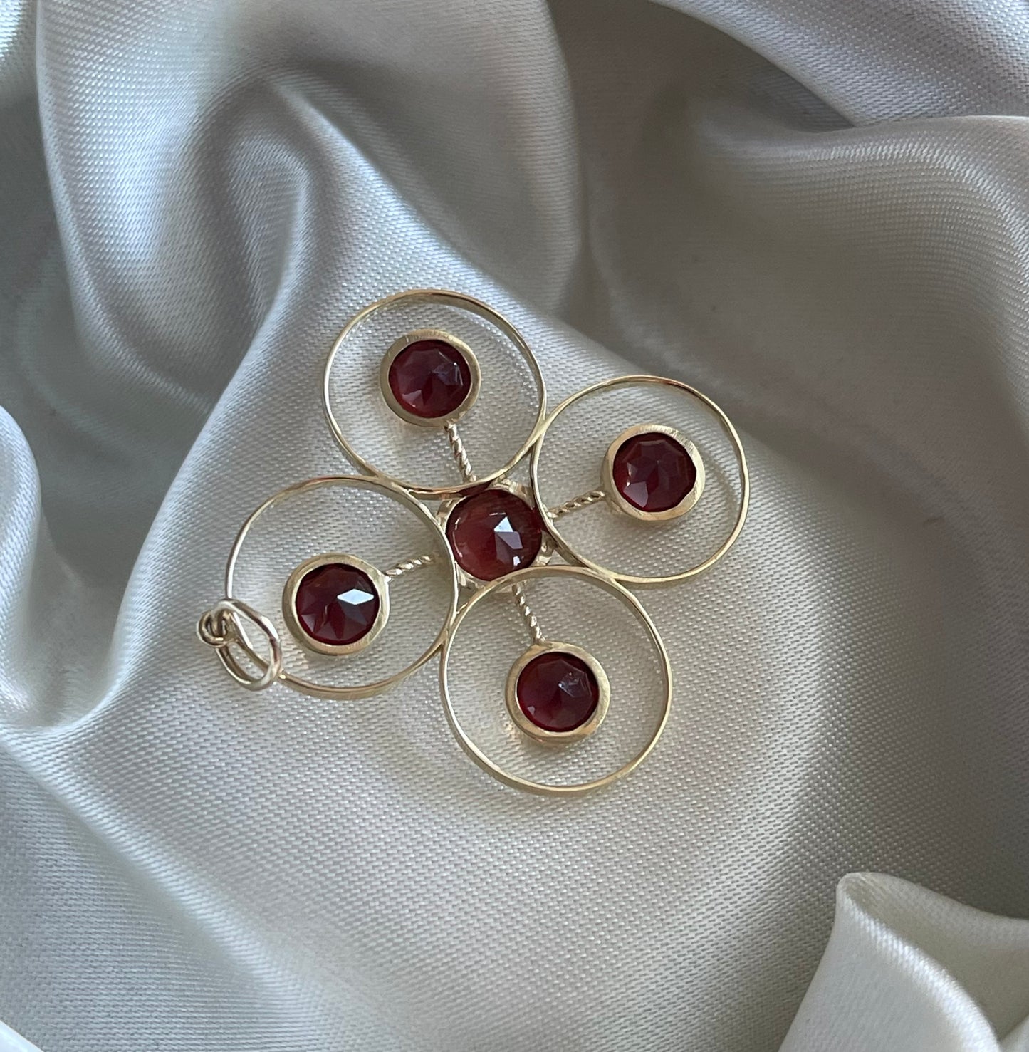 Statement 9ct yellow gold natural garnet pendant