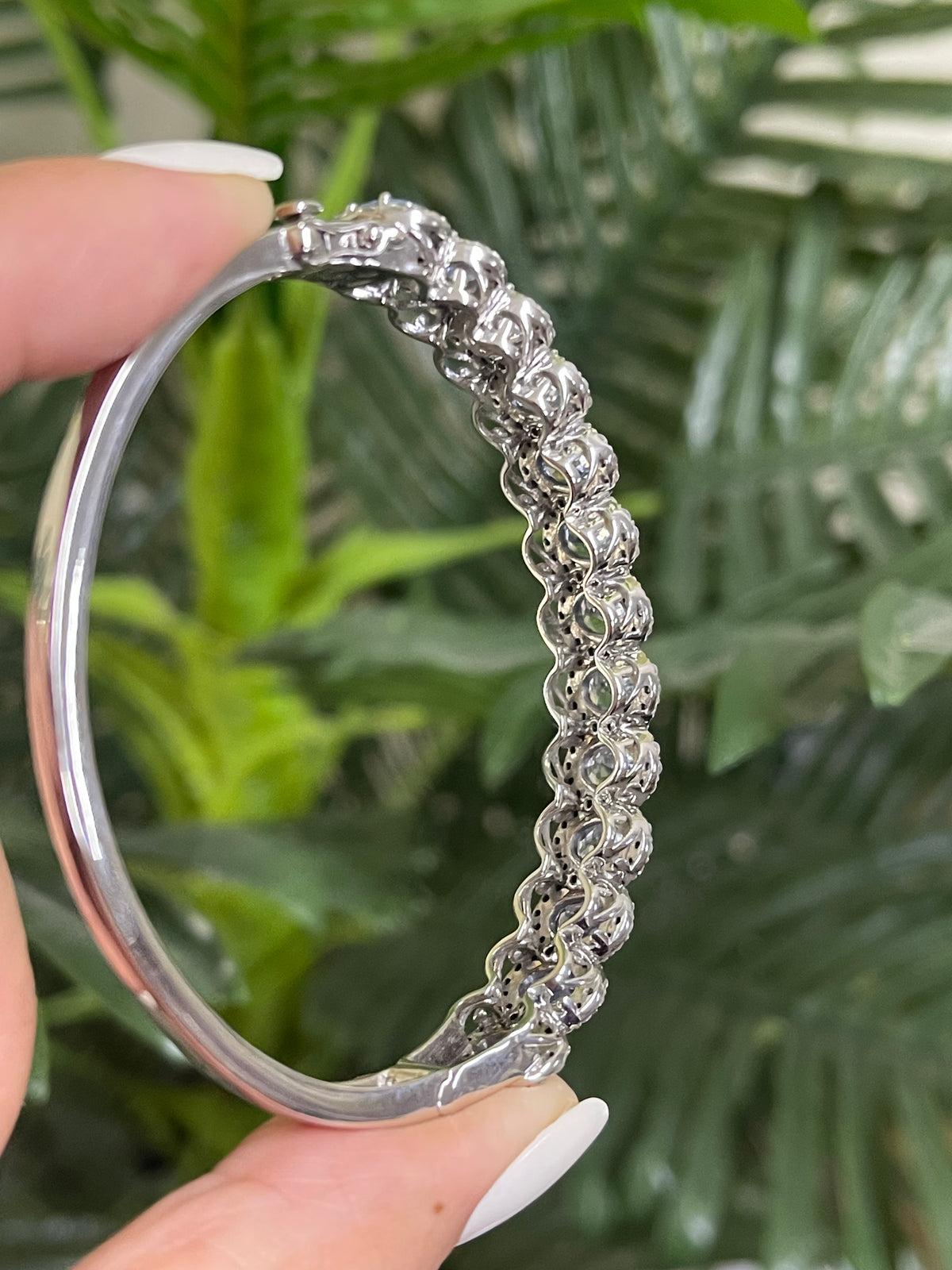 12.40ct Natural Ceylon Sapphire & 2.17ct Diamond Halo Bangle In 18ct White Gold