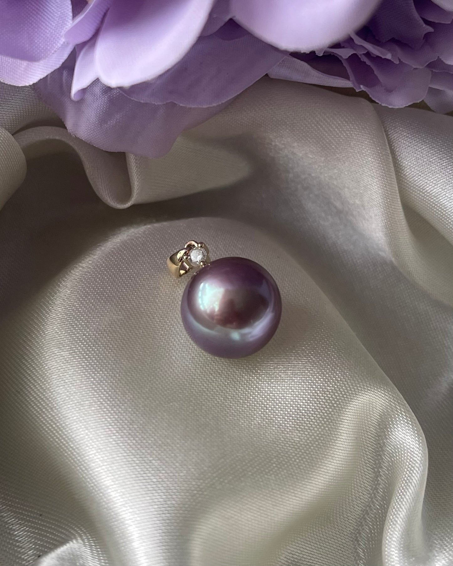 Lavender Edison Pearl & Diamond Pendant in 9ct Yellow Gold