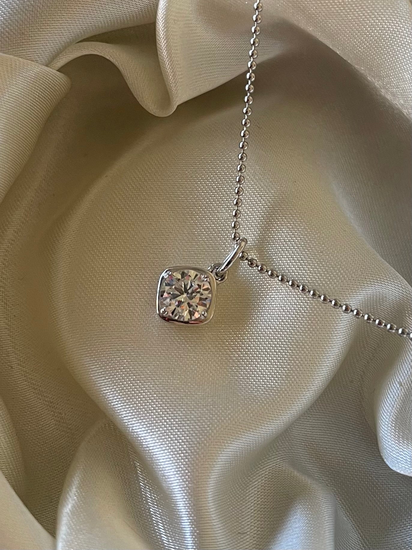 Lab 1ct D color, VVS Clarity Diamond Pendant In Platinum 950 (No Chain)