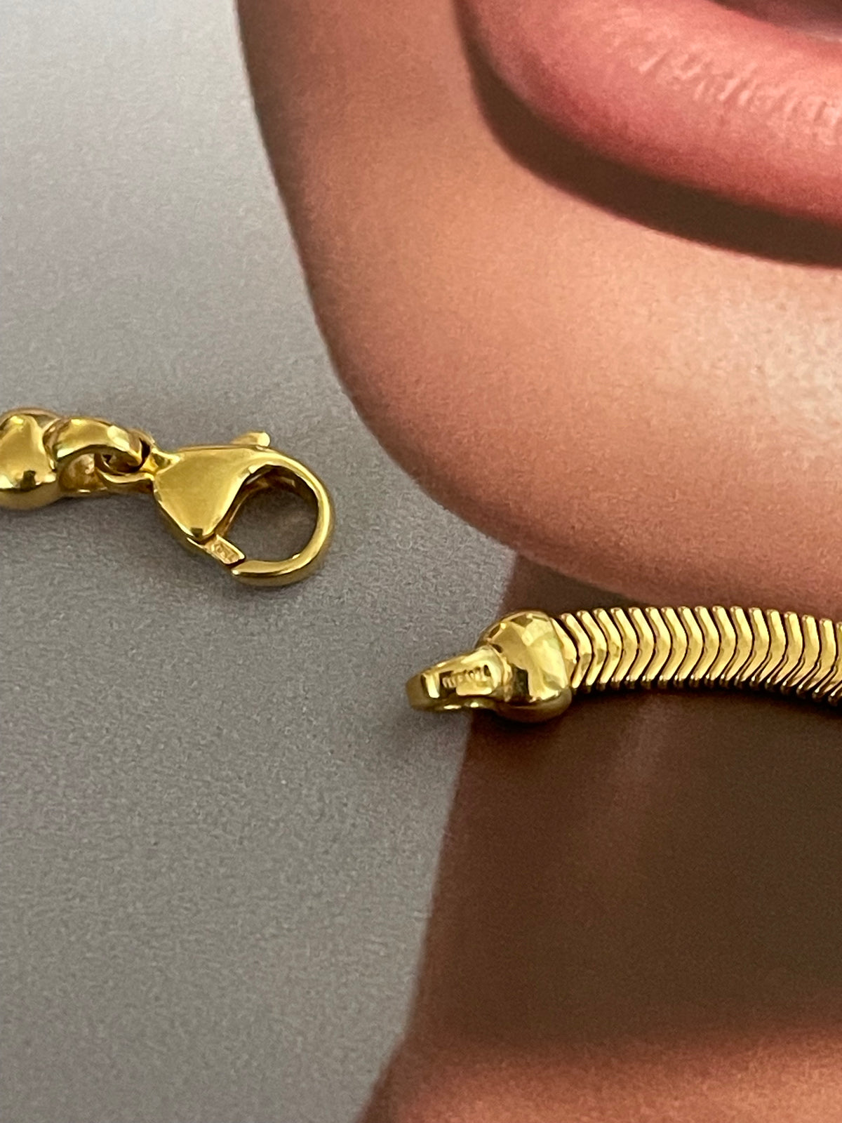 Vintage Classic Herringbone Chain Necklace In 18ct Yellow Gold