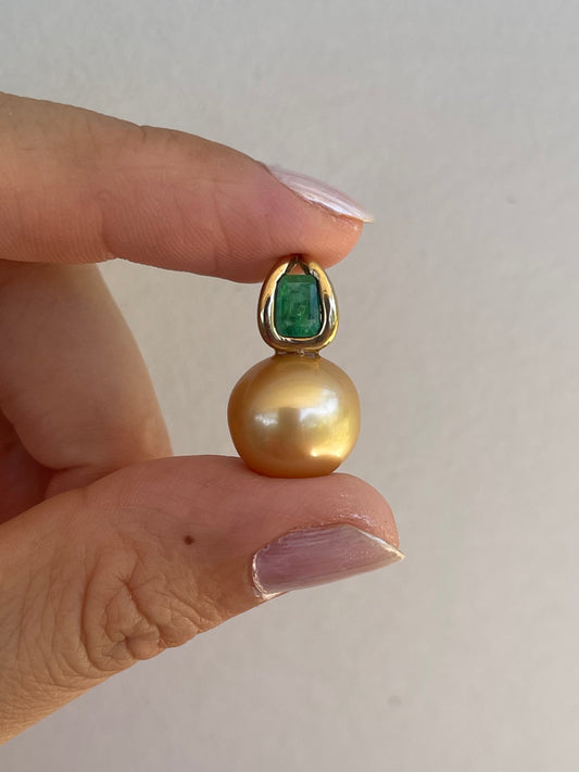 9ct yellow gold genuine golden south sea pearl pendant with natural emerald