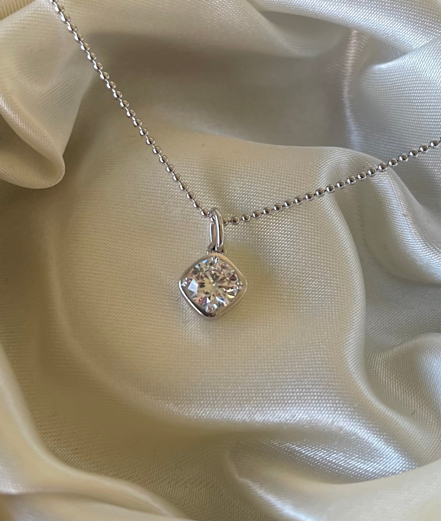 Lab 1ct D color, VVS Clarity Diamond Pendant In Platinum 950 (No Chain)