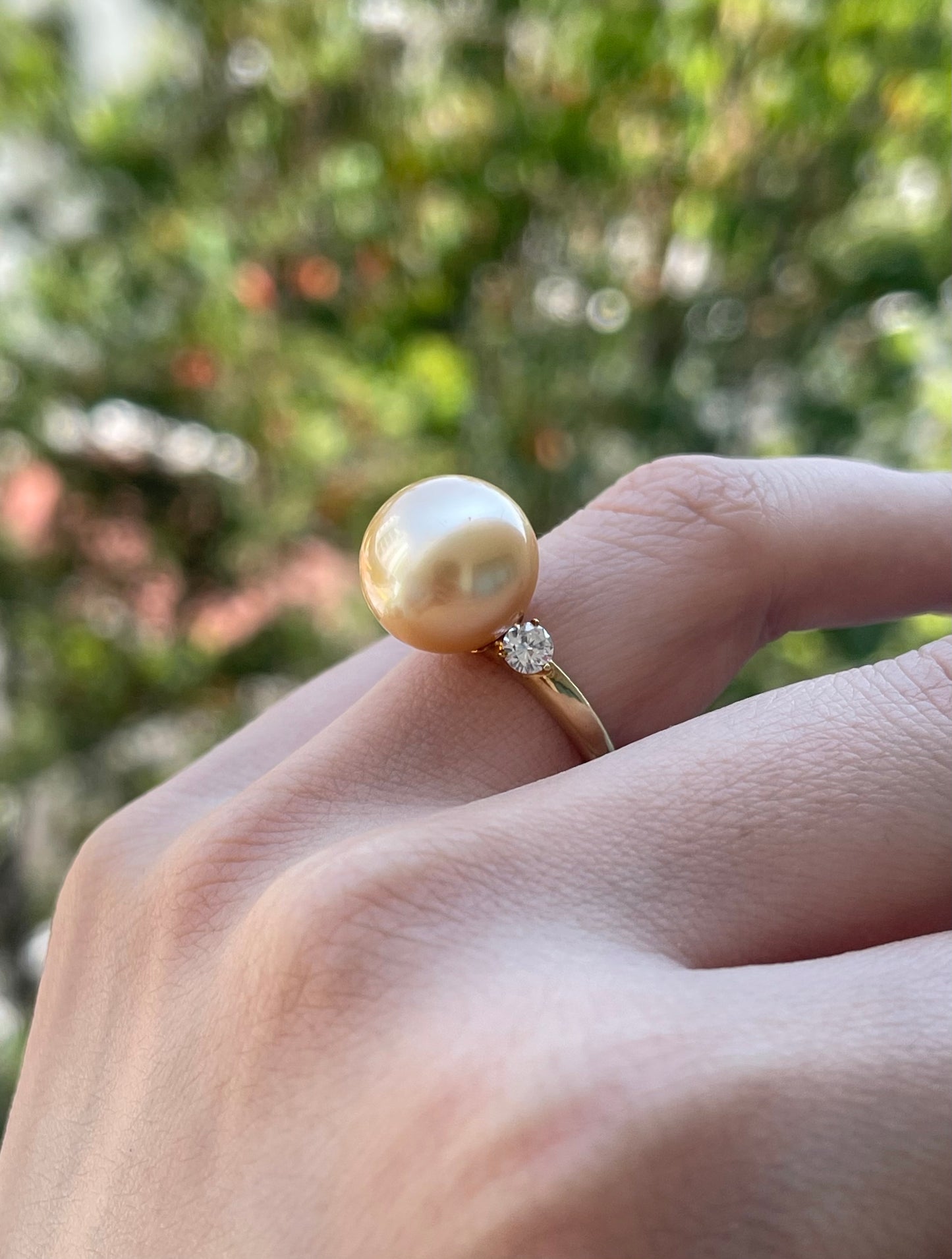 Contemporary 9ct yellow gold golden south sea pearl diamond ring